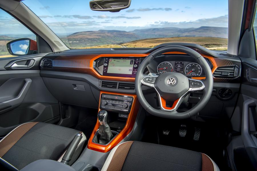 Торпедо Volkswagen T-Cross SE 2019 года  (UK) (фото 17 из 34)